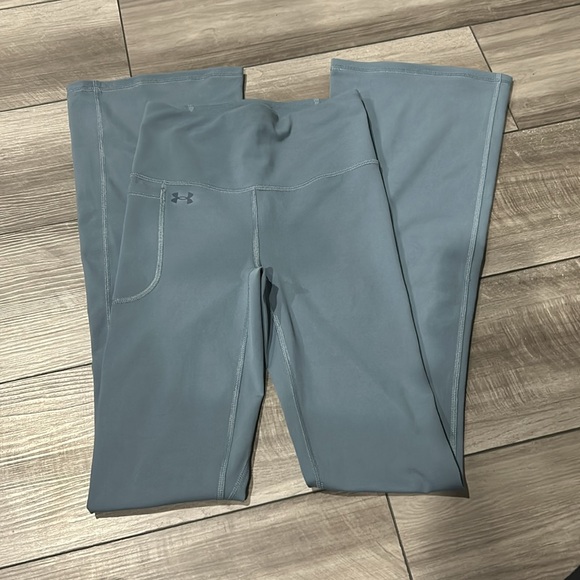 Under armor flare legging
Brand new - Picture 2 of 3